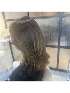 プリマ(Prima) 顔まわりレイヤーボブ