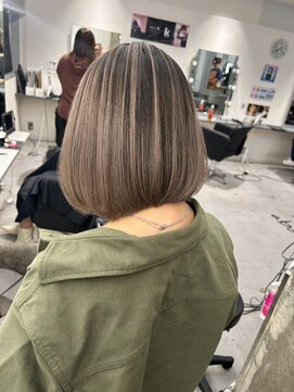 キング(K!ng) 縮毛矯正髪質改善ハイライトレイヤーカット枚方美容室エクステ