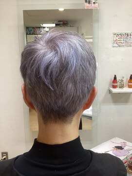 チャオ(CIAO) ベリーショートアッシュグレージュ