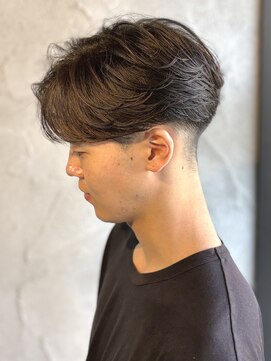 ニアウ 高崎店(Niau) メンズセンターパートニュアンスフェザーパーマ群馬高崎