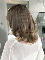 ラック(LUCK)&nbsp;ミルクティーグレージュ/レイヤーカット/白髪ぼかし/船橋