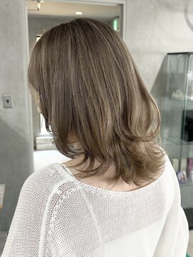 ラック(LUCK) ミルクティーグレージュ/レイヤーカット/白髪ぼかし/船橋