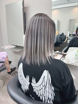 エミーバイモアムー(Emmie byMoremuu) シャドウルーツ/バレイヤージュ　　【青木　淳】