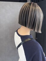 フィガロ バイ テイラー(FIGARO by Taylor) 立体感×ツヤ感で魅せるハイライトボブ