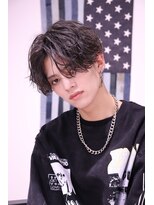 ネイビー(NAVY)&nbsp;無造作 ツイストスパイラルパーマ センターパート