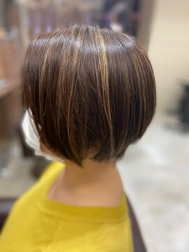 ユキオ オブ ヘアー(YUKIO of Hair) 透明感ベージュカラー×大人かわいい前下がりショート