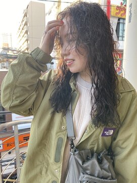 フィン(fin,) Ayato/美髪/ホワイトグレージュ/ネビージュ/こなれミディ/パーマ