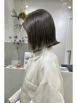 オウル(Owll) ◆◇20代~50代 おすすめシンプル切りっぱなしボブ◇◆