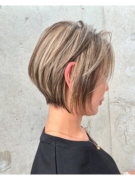 アルマフォー(Alma four) 大人ショート