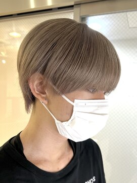 バイフィフス 原宿/表参道(by fifth) 原宿メンズブリーチカラーベージュグレージュセンターパート束感