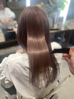 モノリス 武蔵小杉(MONOLITH.)の写真/こだわりの薬剤&丁寧な施術で、髪本来の美しさを引き出す特別なサロンタイムに。健やかで艶やかな髪を＊