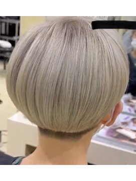 ブレイク トロワ(BREK TROIS) BREK/20代30代40代大人カジュアル美髪ヘア/くびれヘア/髪質改善