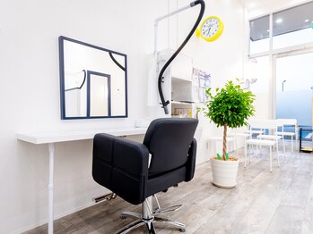 ニ(Ni)の写真/気軽に立ち寄れるアットホームなサロンで、家族みんなのヘアスタイルを楽しもう☆