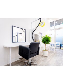 気軽に立ち寄れるアットホームなサロンで、家族みんなのヘアスタイルを楽しもう☆