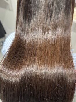 エヌユー(nu)の写真/理想のスタイルを実現。お客様の骨格、髪質を見極めてナチュラルストレートなヘアスタイルへと導きます。