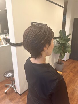スリーバイザサロン(THREE by the salon) ショート
