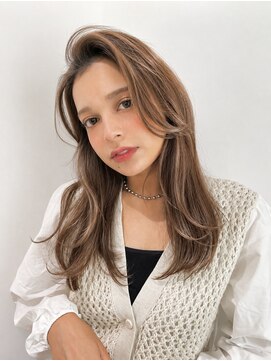 ハウス(HAUS.) 海外風レイヤーカット×ハイライト