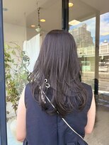 ハロウ&nbsp;アッシュグレージュカラー×レイヤースタイル