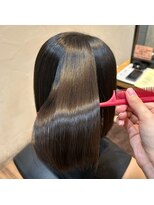 シキオリ(SHIKIORI)&nbsp;毛先まで均一に整った、なめらかな質感◎