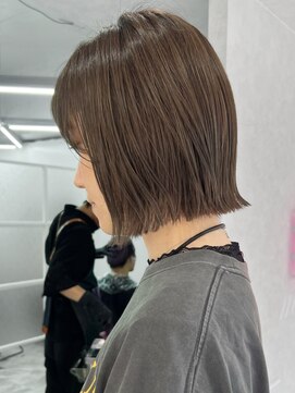 ミルシンク(1005mille cinq) グレージュ/切りっぱなしボブ/透明感カラー