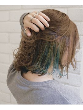 ガーデンエス 緑井店(GARDEN es) インナーカラー ターコイズブルー