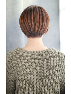 オティアプラスエヌ(OTTIA+n) 20代30代40代　極上・シンプルショート【松山】