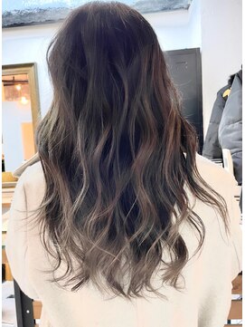 ナナサンマル(730) グレージュカラー