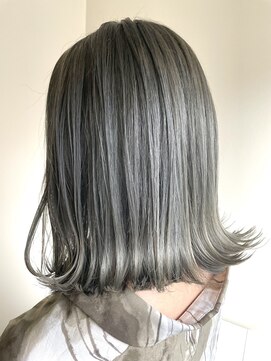 ツインエイト(Twin eight) 切りっぱなしボブ