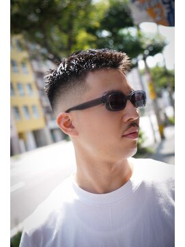 タフ バーバーショップ 大濠店(TOUGH BARBER SHOP) カラーカット ラフトップ