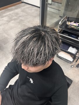 イーラ(era) メンズパーマホワイトメッシュ縦落ちツイスパマッシュ