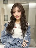 ウェーブヘア　オリーブグレー　透明感　シースルーバング