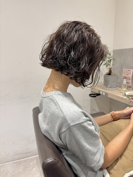 トマト(TOMTO) 【RYOHEI】ニュアンスパーマ_ボブパーマ_コテ巻き風パーマ