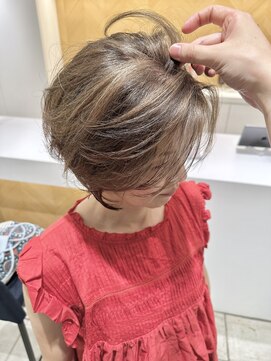 ステアケース 武蔵小杉店(stair:case) 大人かわいい白髪ぼかしハイライトグレージュハンサムショート