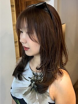 ロティー(loty) レイヤーカット 透明感カラー フェイスレイヤー くびれヘア 20代