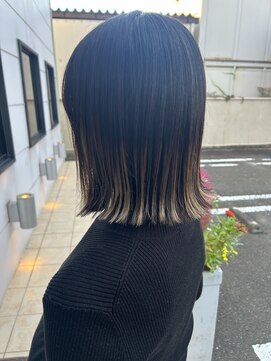 ロイヤルエムシー(MC) ぱっつんボブ×デザインカラー