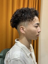 バーバー アカダマ