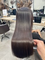 ベルム(Belme)&nbsp;髪質改善韓国風グレーベージュレイヤーロング似合わせカット