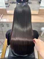 モク(mok) ◯縮毛矯正で誰もが羨む艶髪へ!