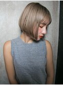 ハイトーン×前下がりボブ