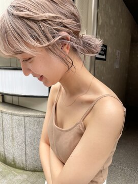 ユニオン(Union) 2回ブリーチハイトーンベージュ