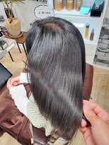 ブルーフィン シセロ(Blue Fin cicero) 20代30代40代大人きれい透け感暗髪ツヤツヤストレートセミロング