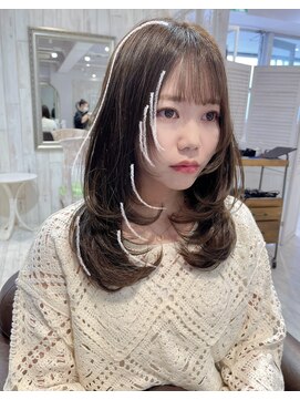 レイラバイアフロート 吉祥寺(Lila by afloat) 内巻きレイヤーカット/ウルフカット/グレーベージュ20代30代40代