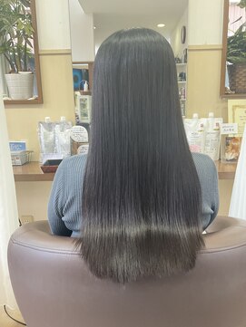 コアフィールフィス(COIFFURE fils) 新規お得クーポンあり【見附 今町】黒髪ストレートヘア