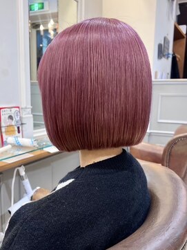 ヒビヲ(HIBIO) タッセルボブダブルカラー切りっぱなしボブ外ハネボブ顔周り30代