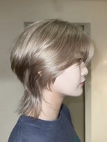 ノラキチジョウジ(NORA KICHIJOJI)&nbsp;センターパートウルフカットホワイトブロンドエンドカラーメンズ