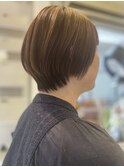 首元スッキリ小顔に見えるショートヘア