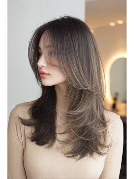 リアン アオヤマ(Liun Aoyama) ハッシュカットバーガンディバタフライレイヤー韓国ヘア