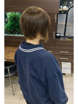 ファーレンピュアスウィート(fahren-pure-suite) 前下がりボブ＋レイヤーミックス