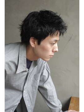 フィルムス 大阪本町(FILMS) 横から見てもかっこいい、刈らないショート