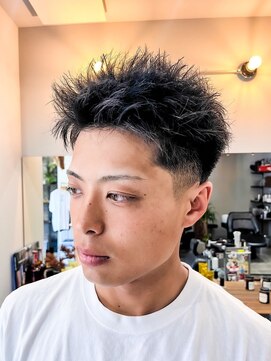 ミスターマウントロックバーバーショップ(MR.MT.ROCK BARBER SHOP) スパイキーショート テーパーフェード